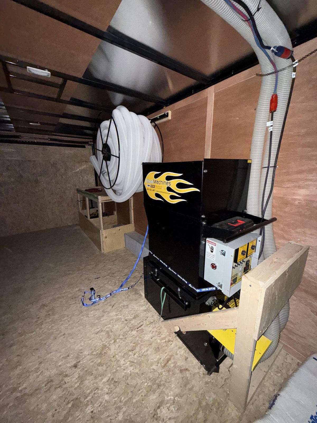 Souffleuse à isolant haute capacité en chantier